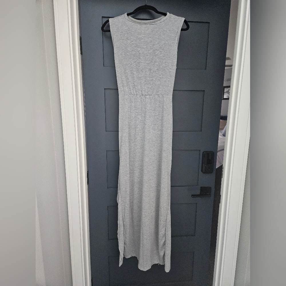 Cute grey dress with cinch slit and cutout in front